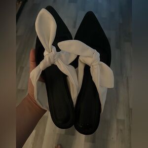 Pre-loved The Row bowknot sandals